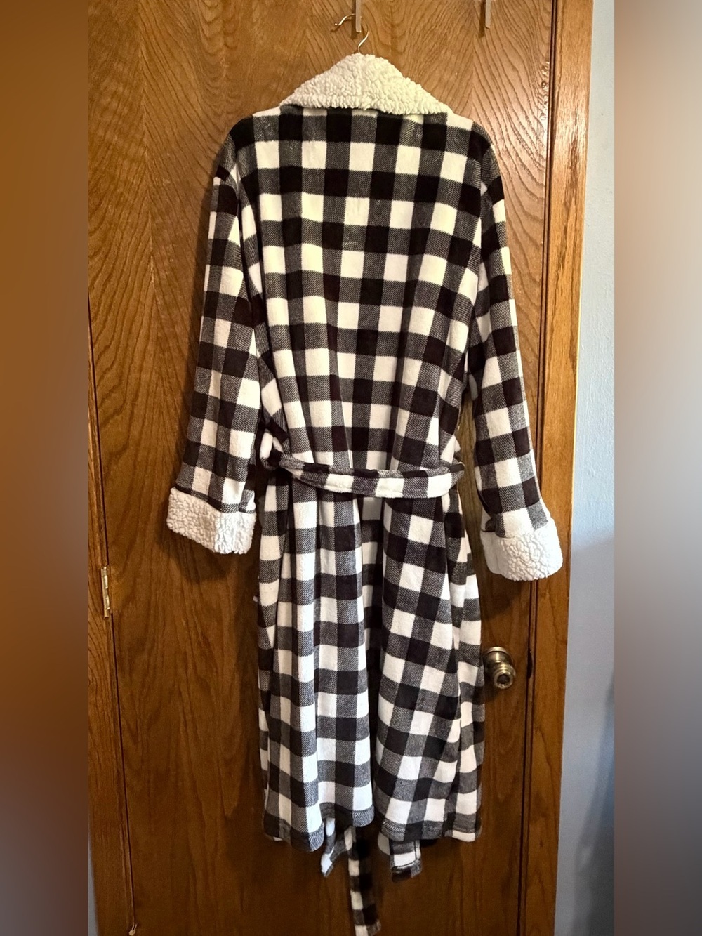 Maurices 2X buffalo plaid tie front robe - Picture 5 of 5